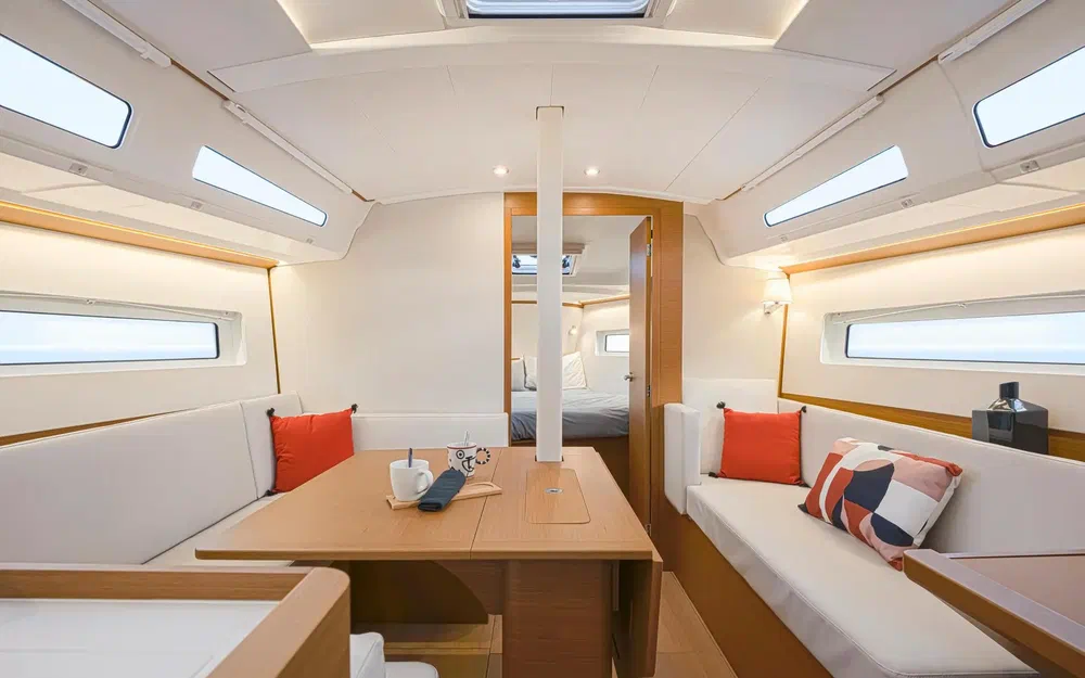 slider 4 Jeanneau Sun Odyssey 380