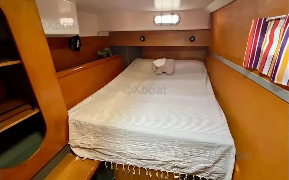 slider 8 Fountaine Pajot Lavezzi 40