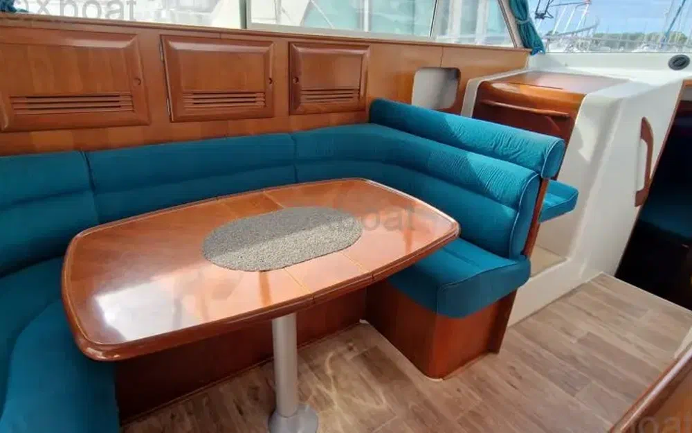 slider 7 Beneteau Antares 10.80 Fly