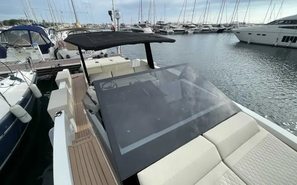 slider 11 De Antonio Yachts D34 Cruiser
