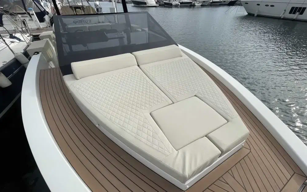 slider 12 De Antonio Yachts D34 Cruiser