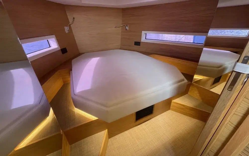 slider 17 De Antonio Yachts D34 Cruiser