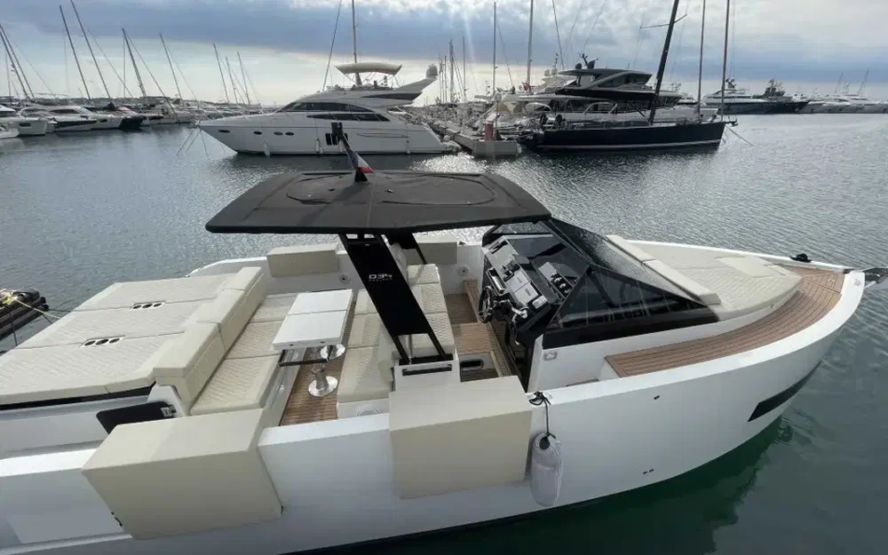 slider 2 De Antonio Yachts D34 Cruiser