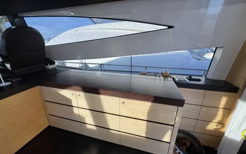 slider 12 Cayman 57 HT