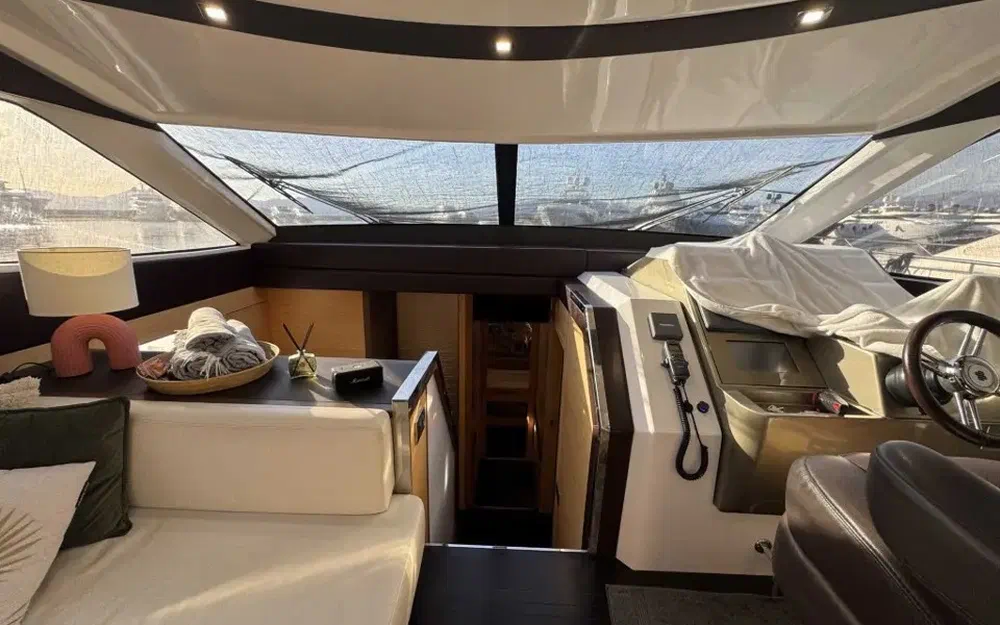 slider 13 Cayman 57 HT