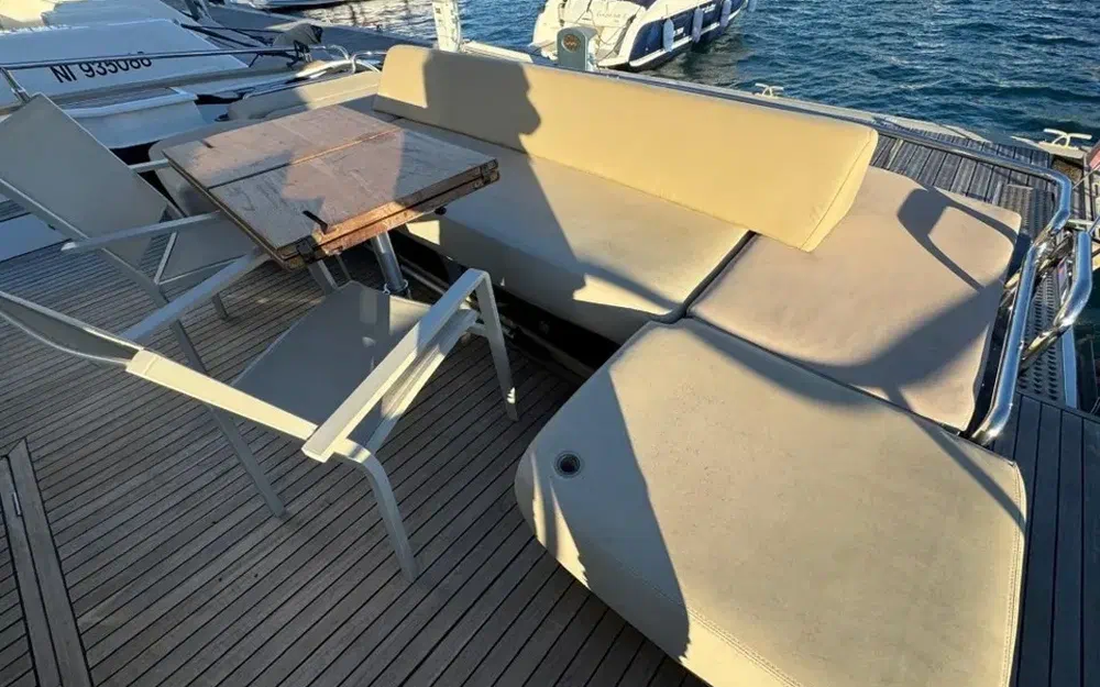 slider 5 Cayman 57 HT