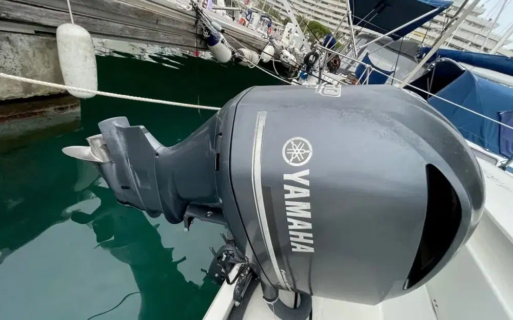 slider 3 Beneteau Antares 8.80