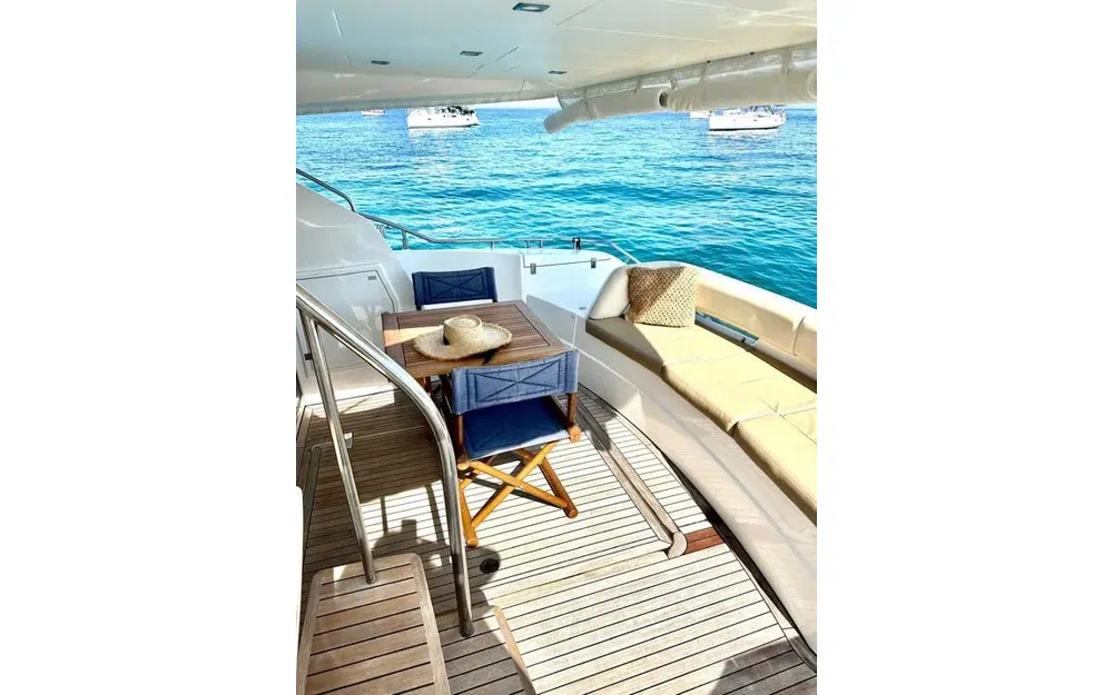 slider 10 Fairline Phantom 48