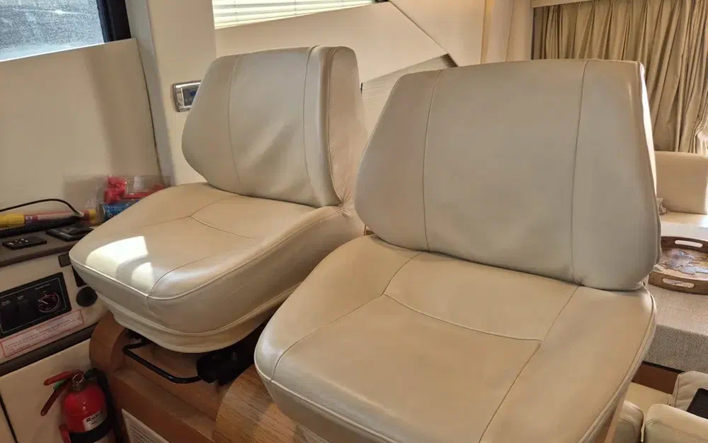 slider 14 Fairline Phantom 48