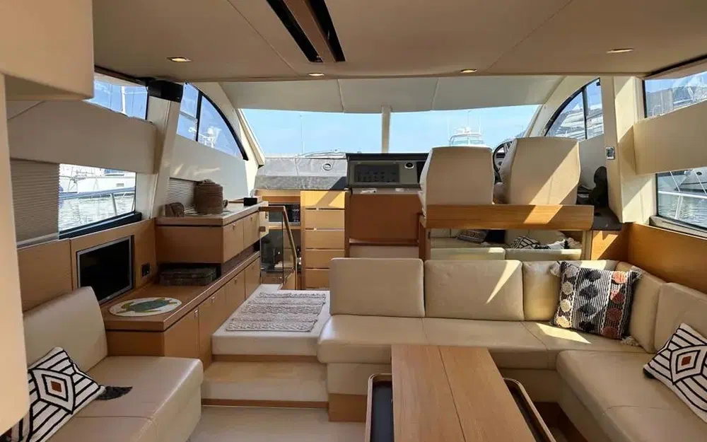 slider 18 Fairline Phantom 48
