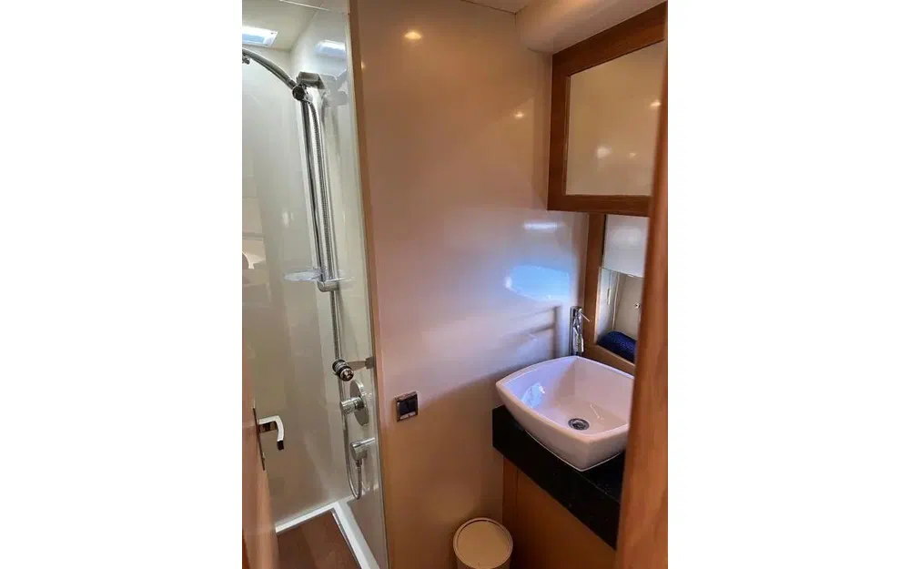 slider 25 Fairline Phantom 48