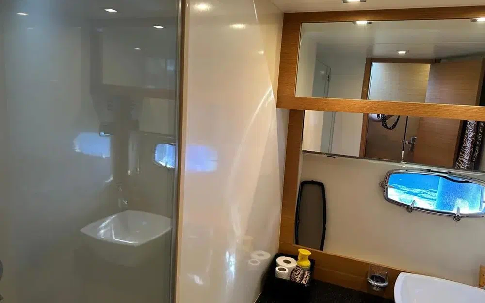 slider 26 Fairline Phantom 48