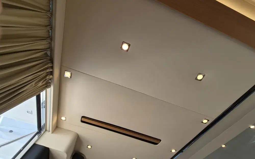 slider 27 Fairline Phantom 48