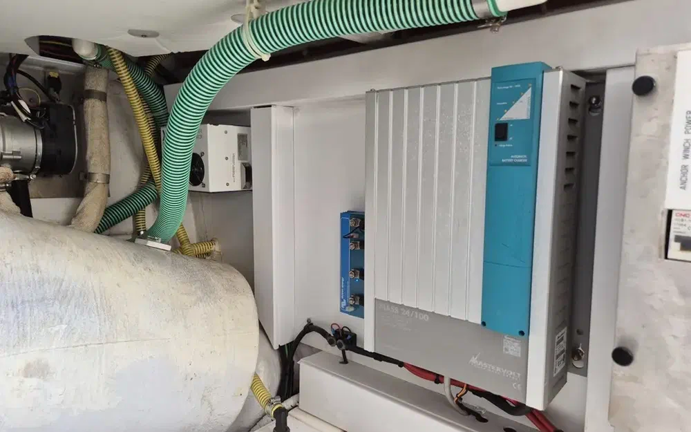 slider 31 Fairline Phantom 48