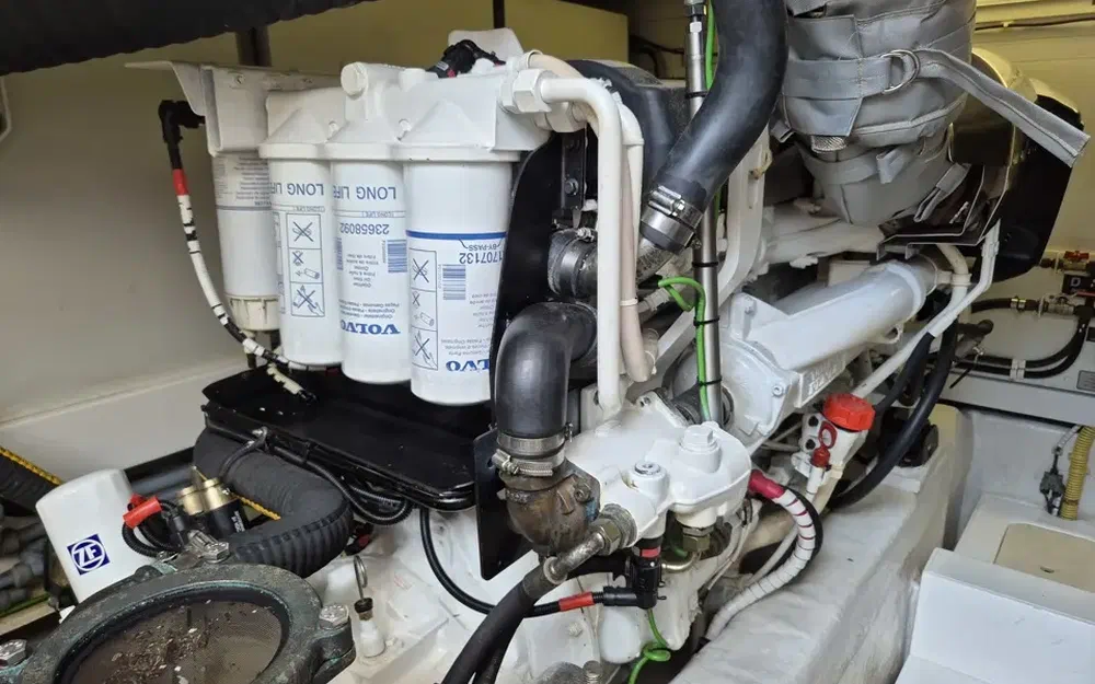 slider 33 Fairline Phantom 48