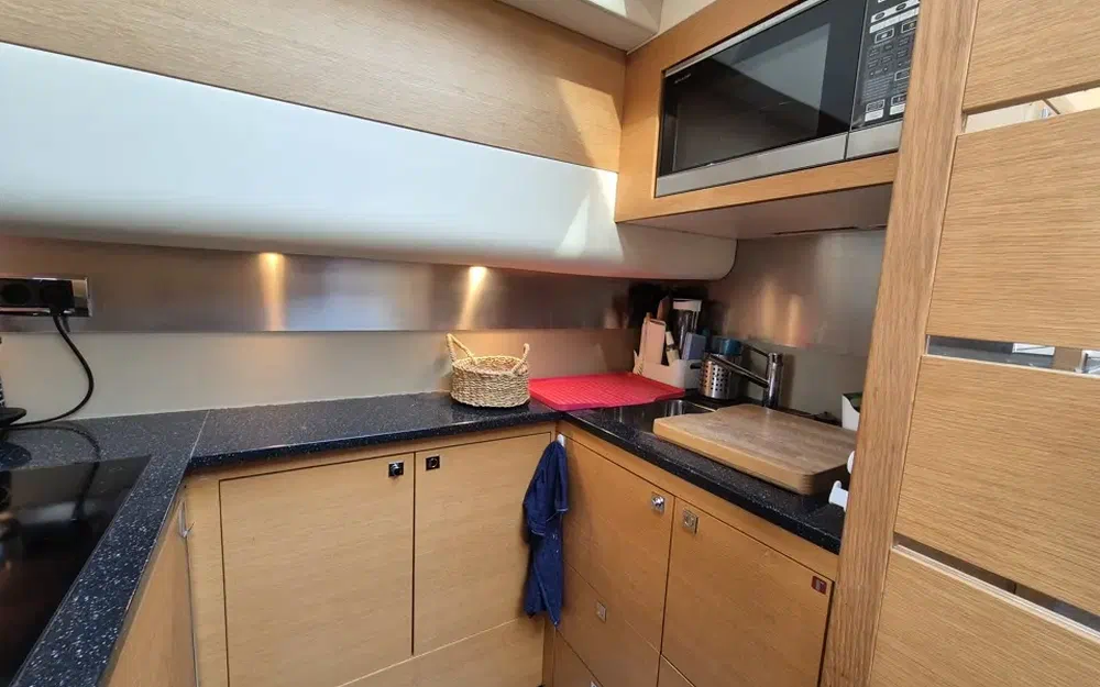 slider 7 Fairline Phantom 48