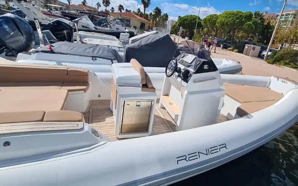 slider 9 Renier R8 Tourer