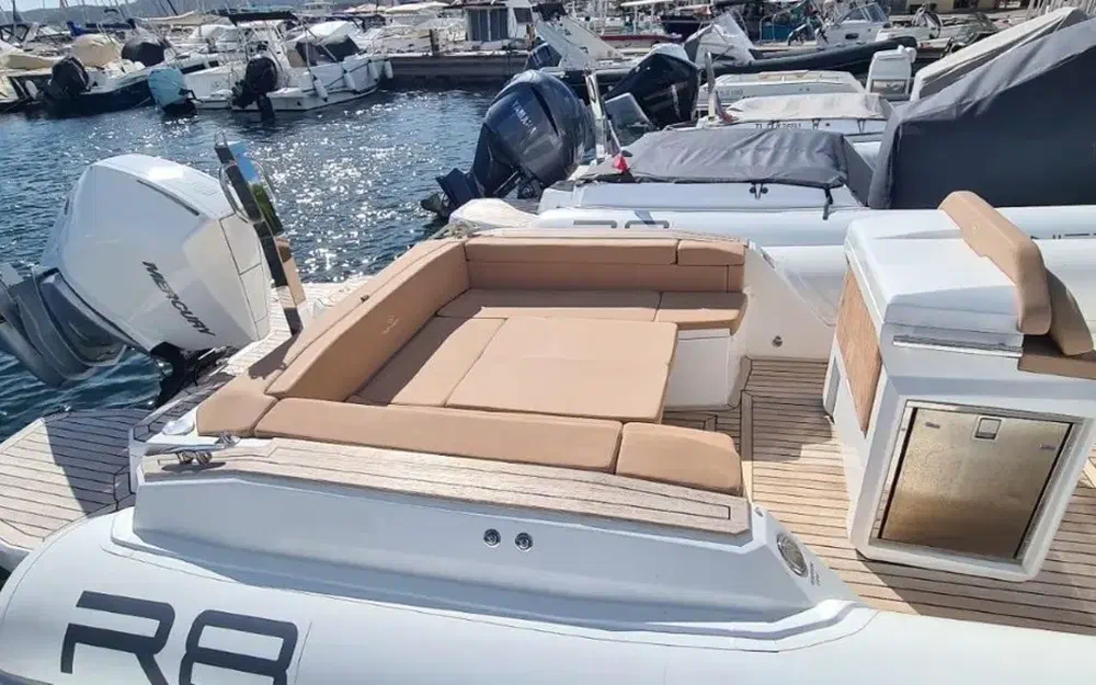 slider 10 Renier R8 Tourer