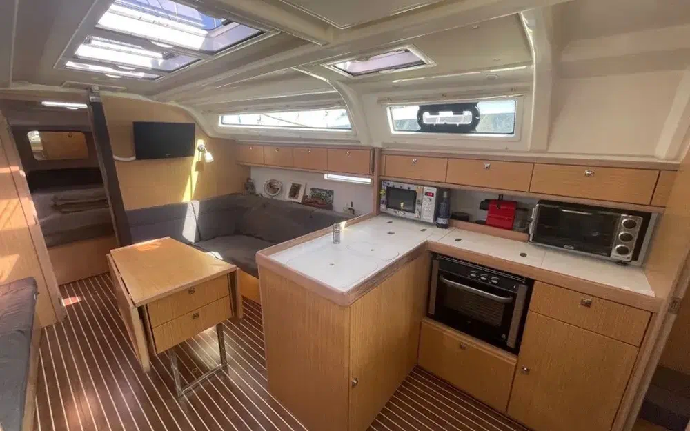 slider 16 Bavaria 37 Cruiser