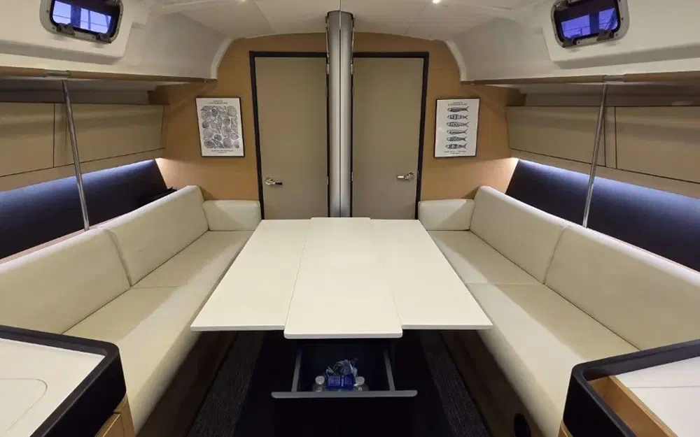 slider 18 Beneteau First 40