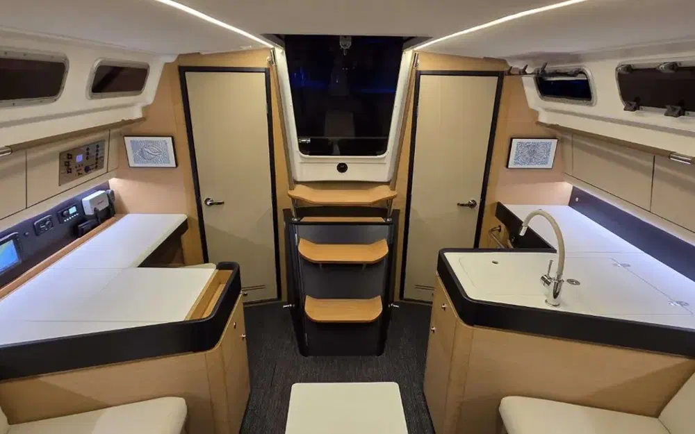 slider 19 Beneteau First 40