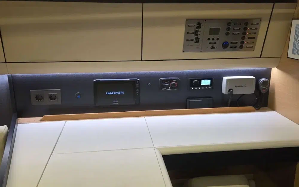 slider 21 Beneteau First 40