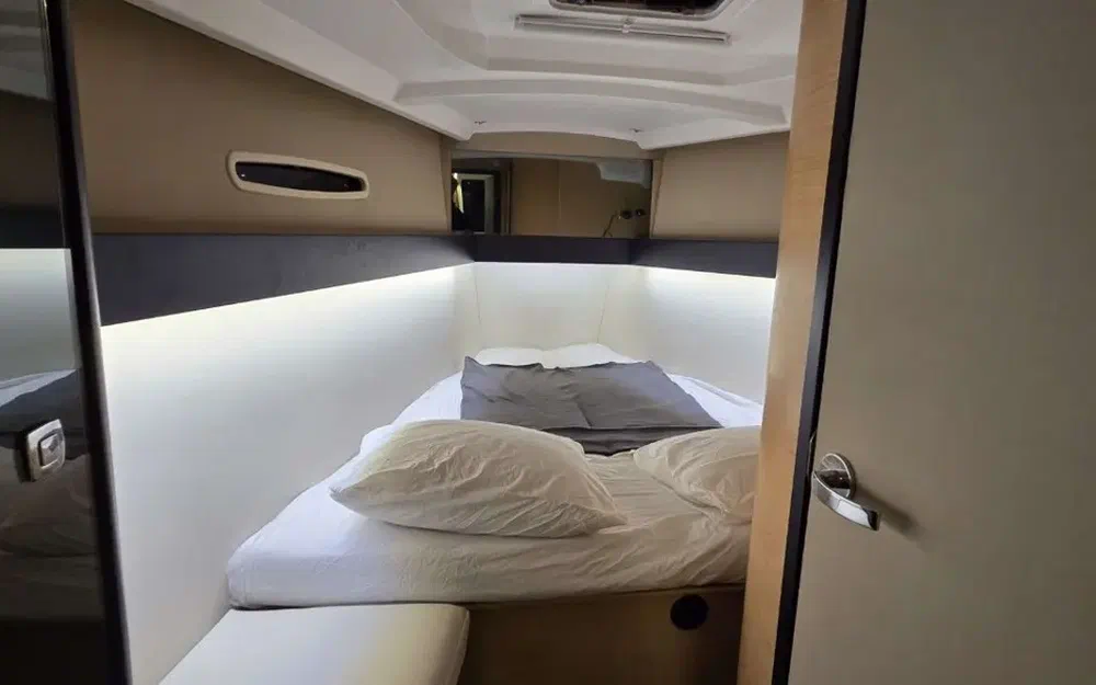 slider 26 Beneteau First 40