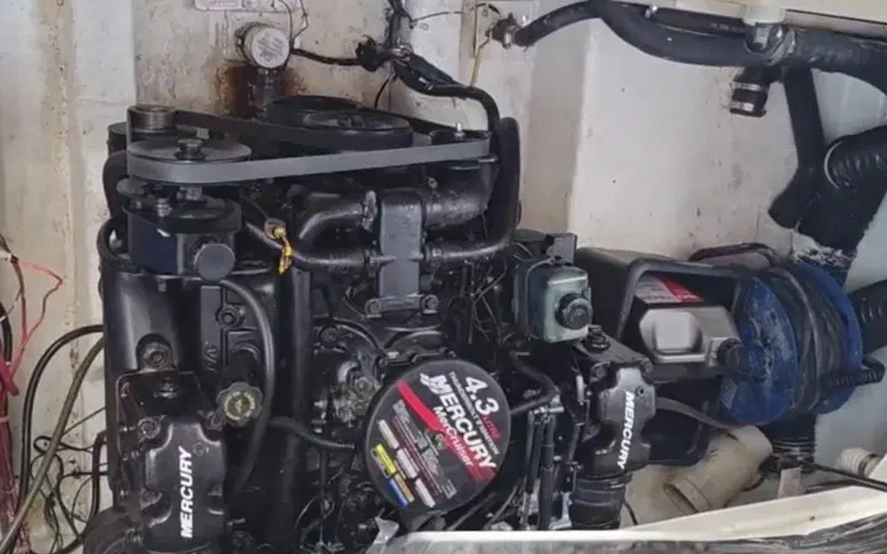 slider 12 Maxum 2355 SCR