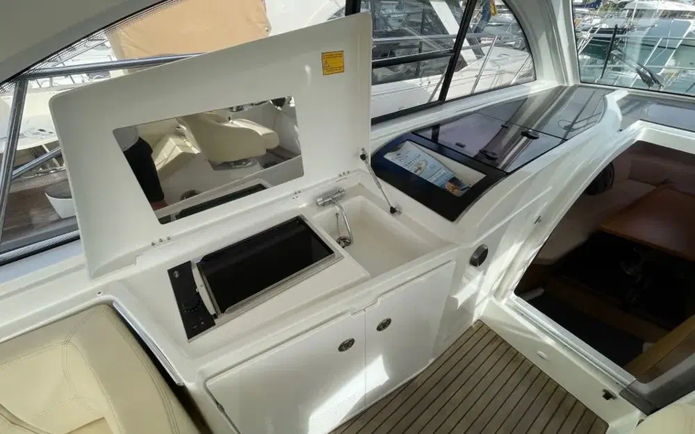 slider 9 Beneteau Gran Turismo 34