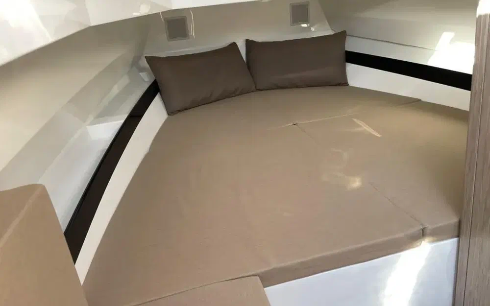 slider 10 Renier R10