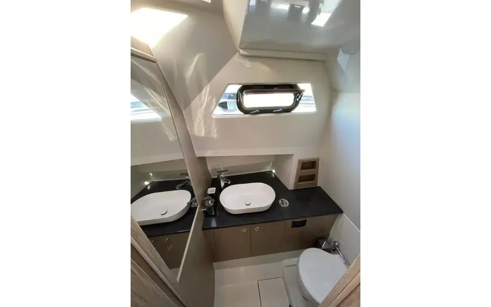 slider 15 Renier R10