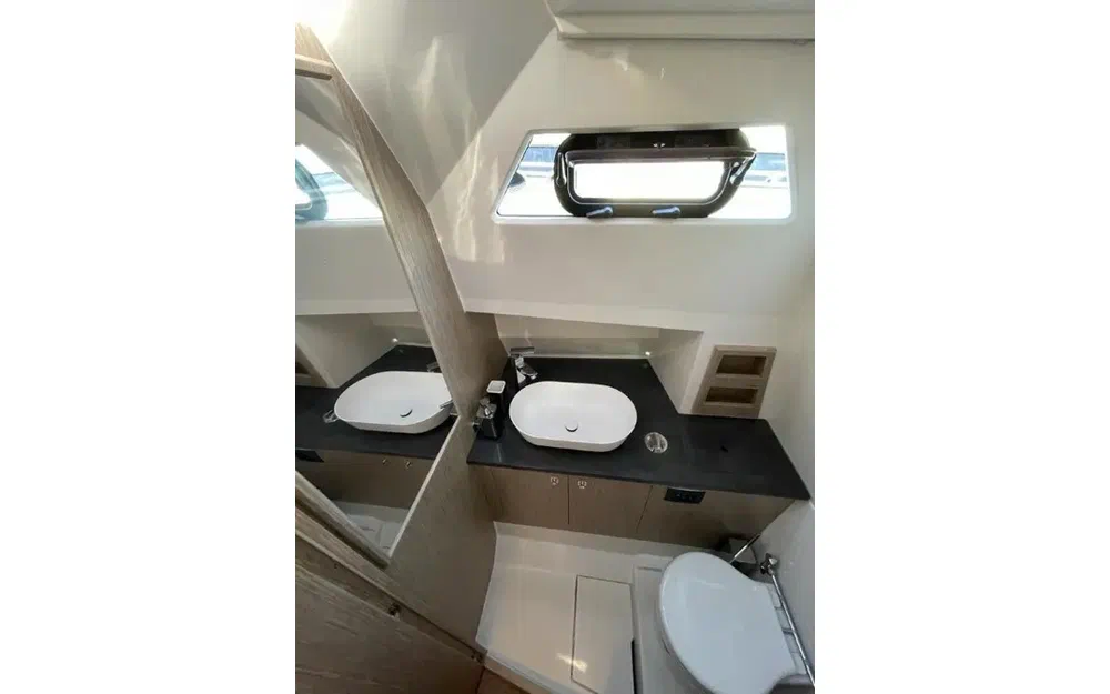 slider 16 Renier R10