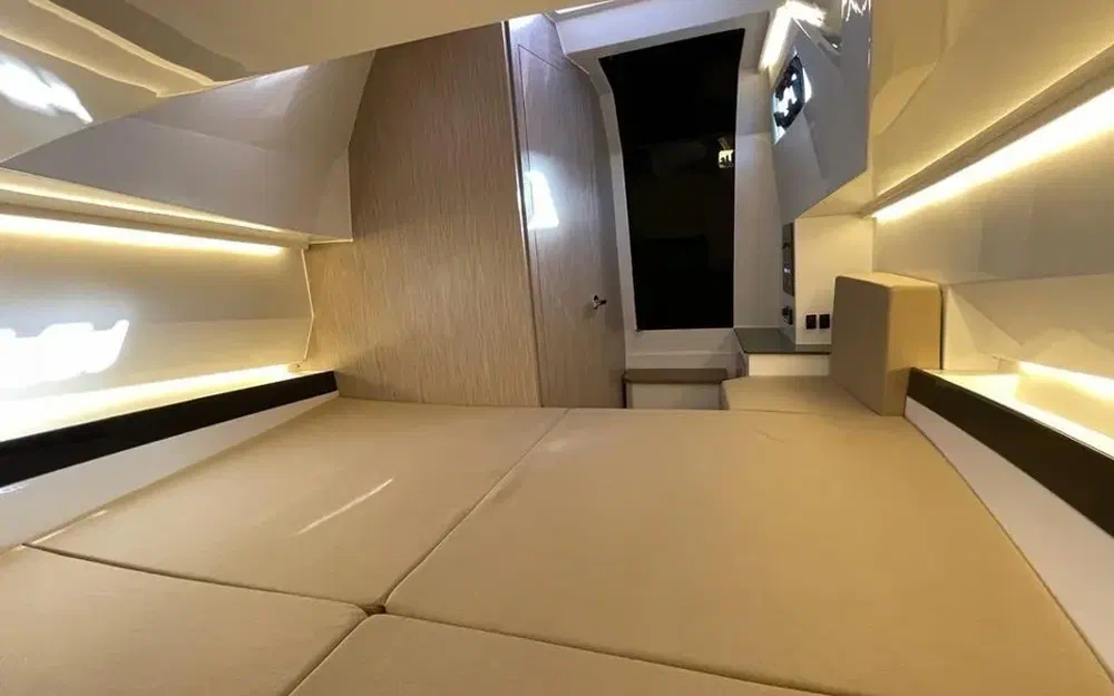 slider 17 Renier R10