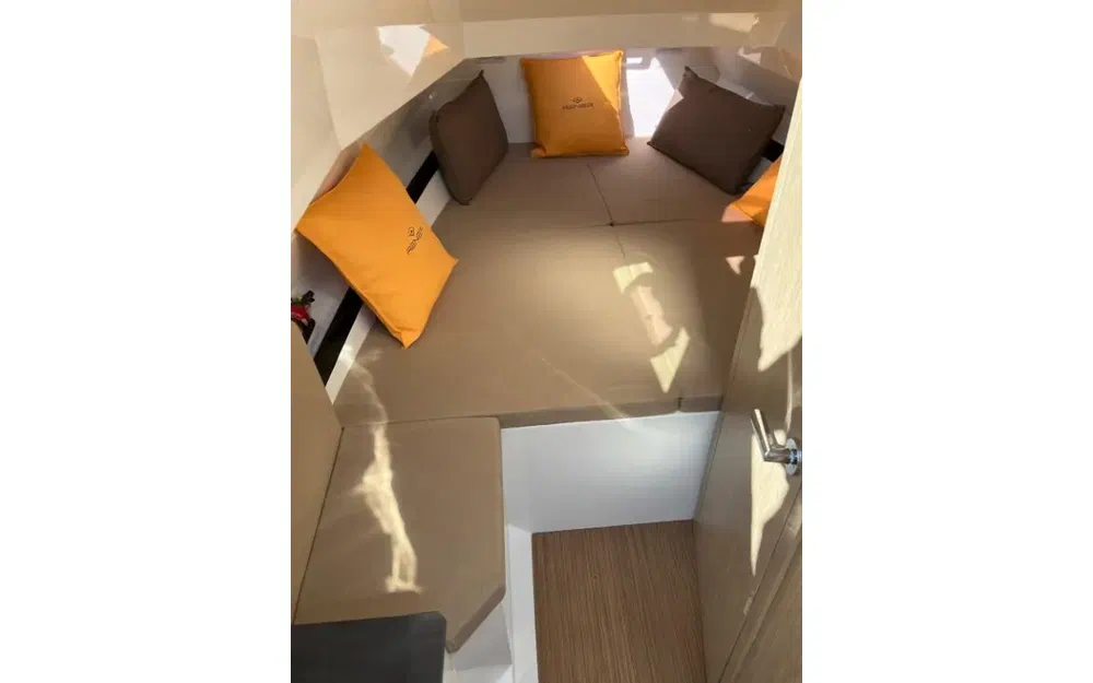 slider 27 Renier R10