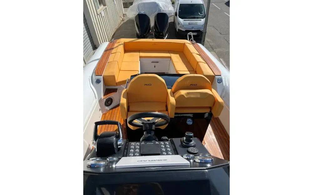 slider 29 Renier R10