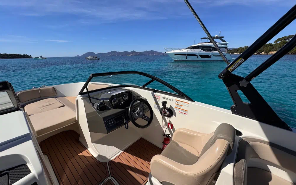 slider 3 Bayliner VR6 BOWRIDER OB