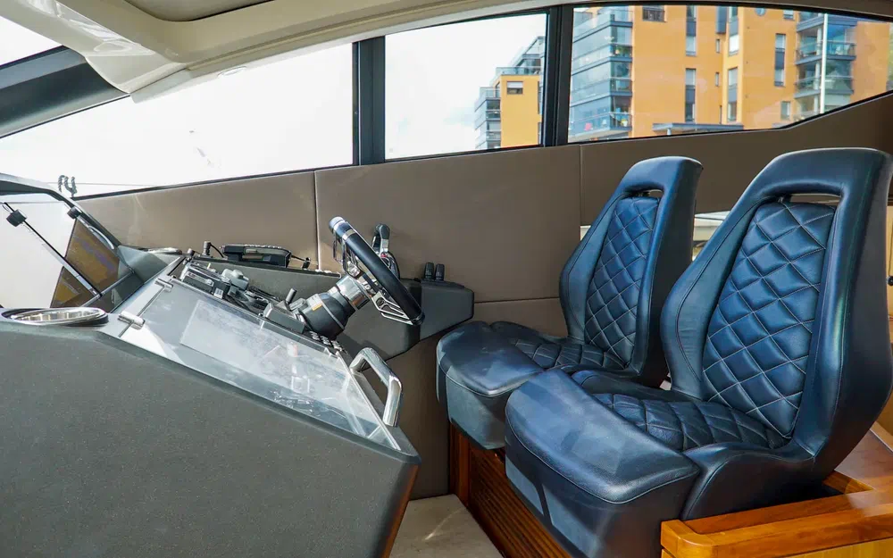 slider 14 Sunseeker Predator 57