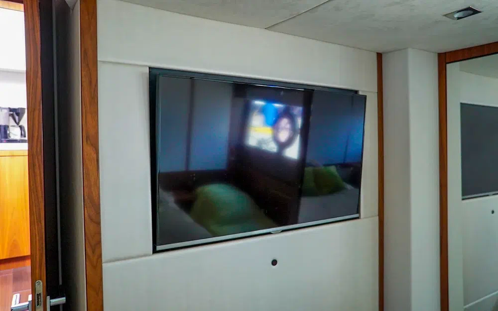 slider 26 Sunseeker Predator 57