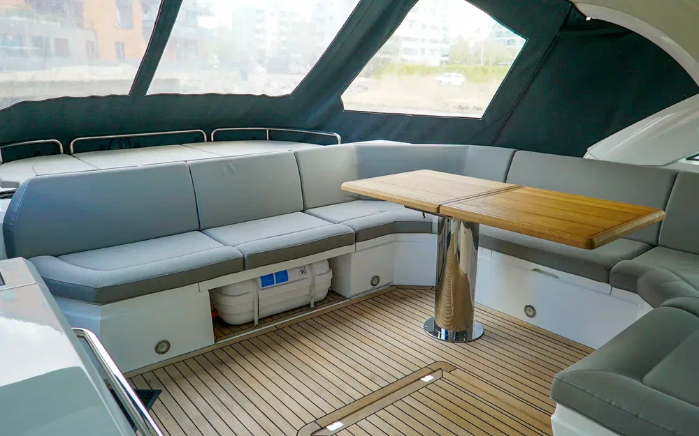 slider 7 Sunseeker Predator 57