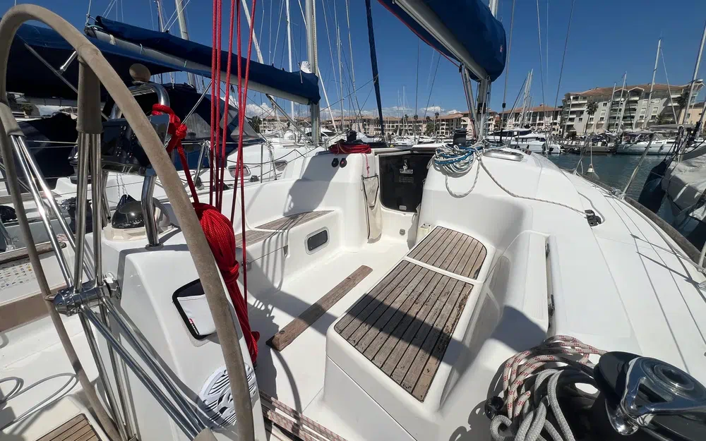 slider 10 Dufour 40 E Performance