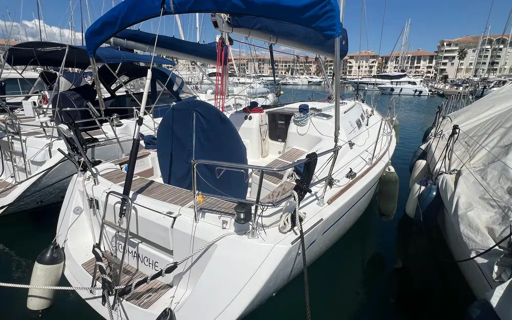 slider 1 Dufour 40 E Performance