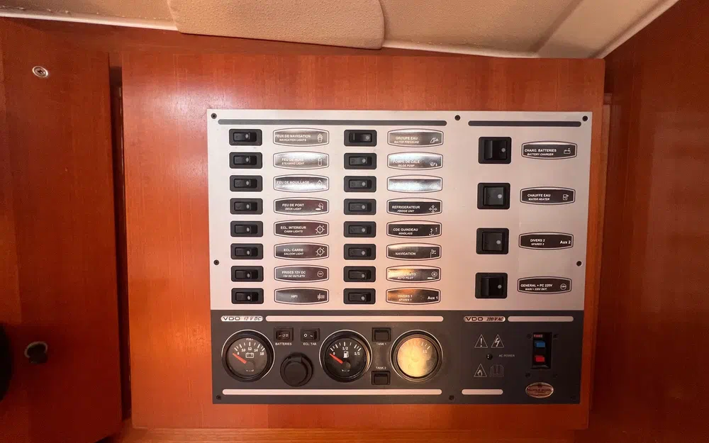 slider 39 Dufour 40 E Performance