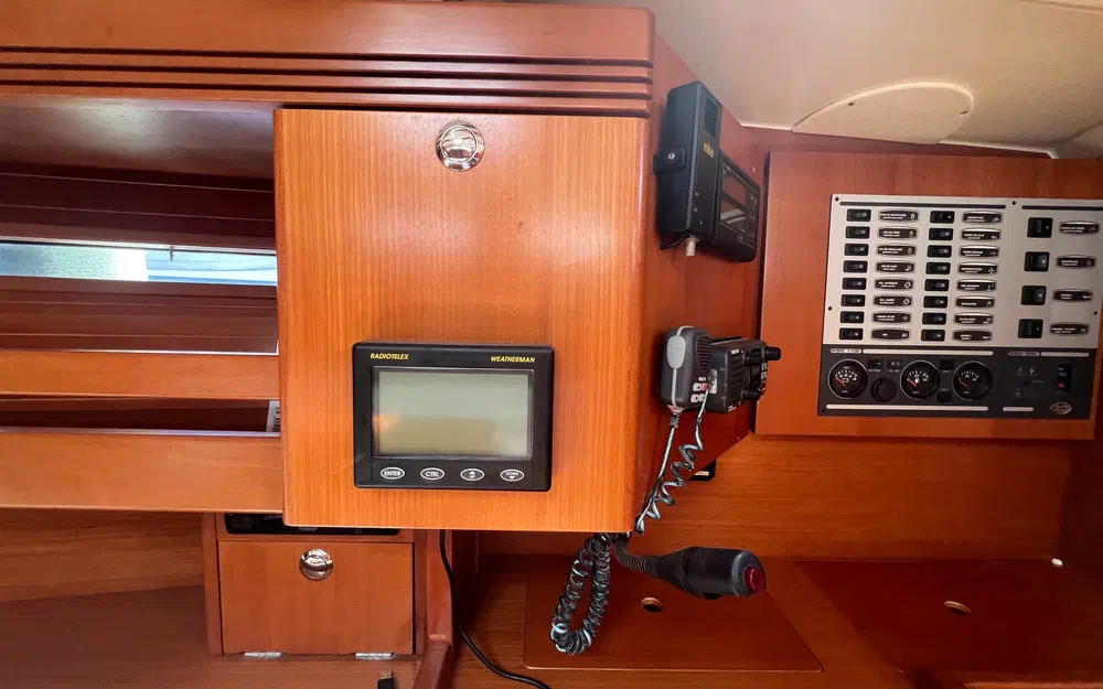 slider 41 Dufour 40 E Performance