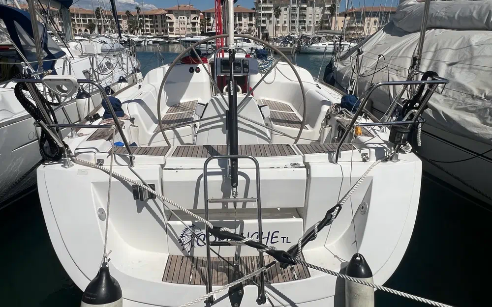 slider 3 Dufour 40 E Performance