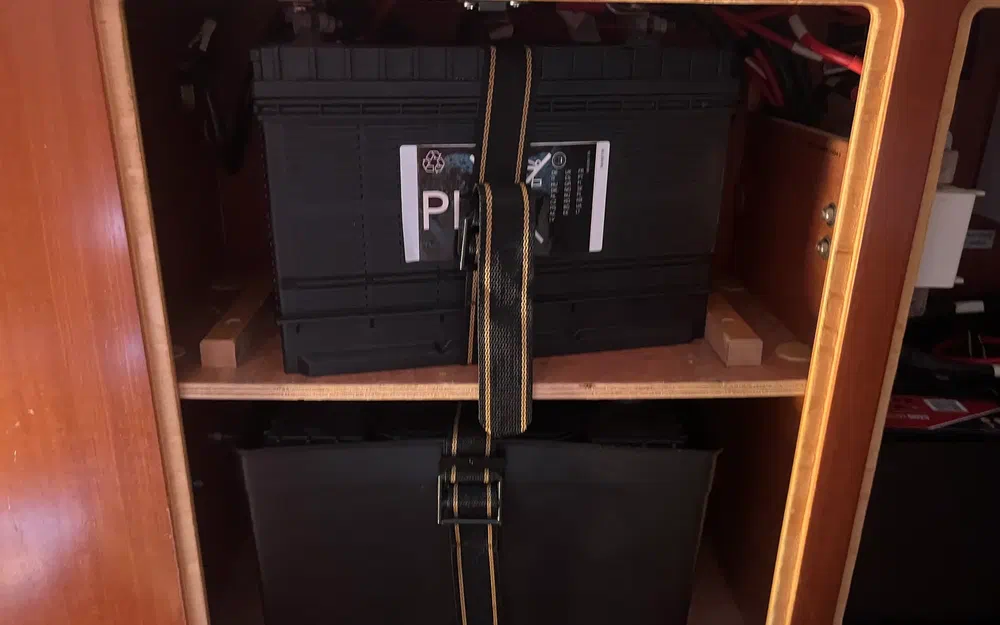 slider 58 Dufour 40 E Performance