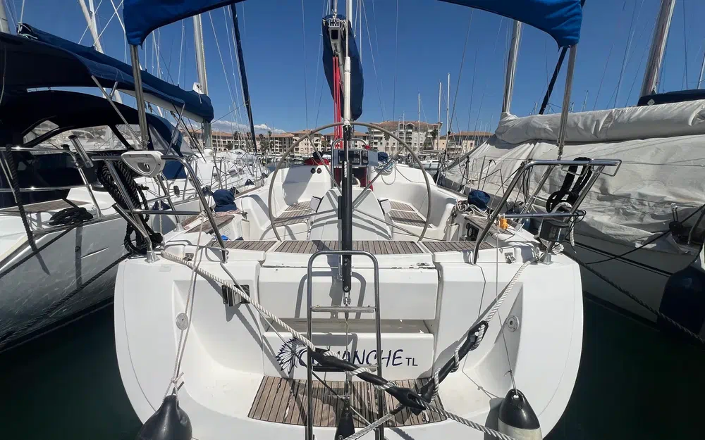 slider 4 Dufour 40 E Performance