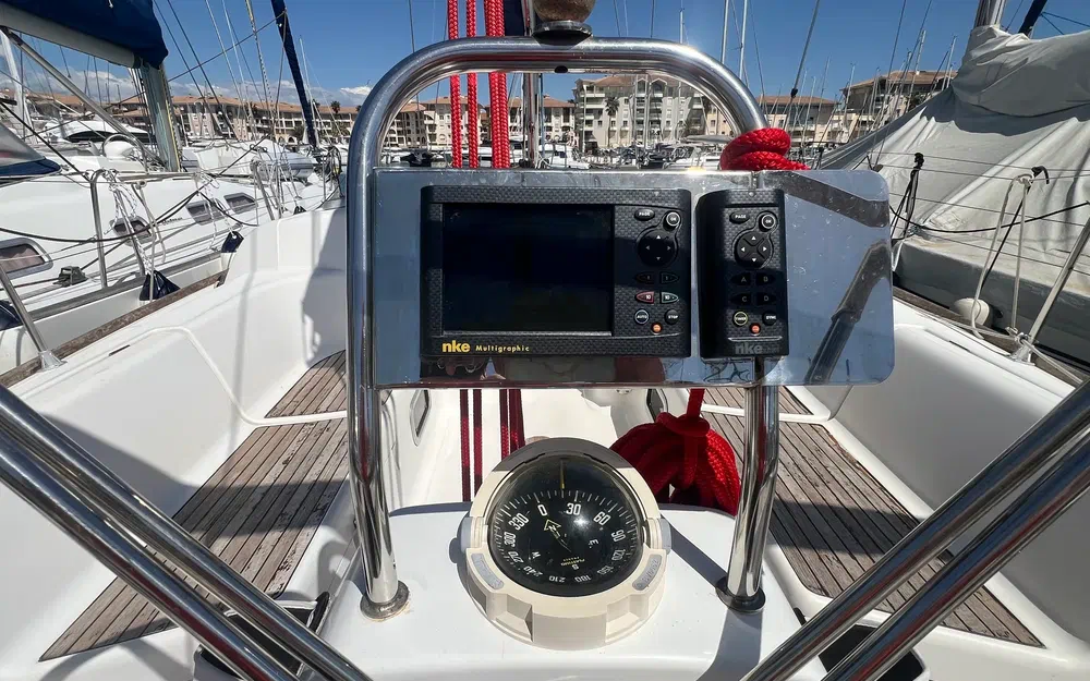 slider 6 Dufour 40 E Performance