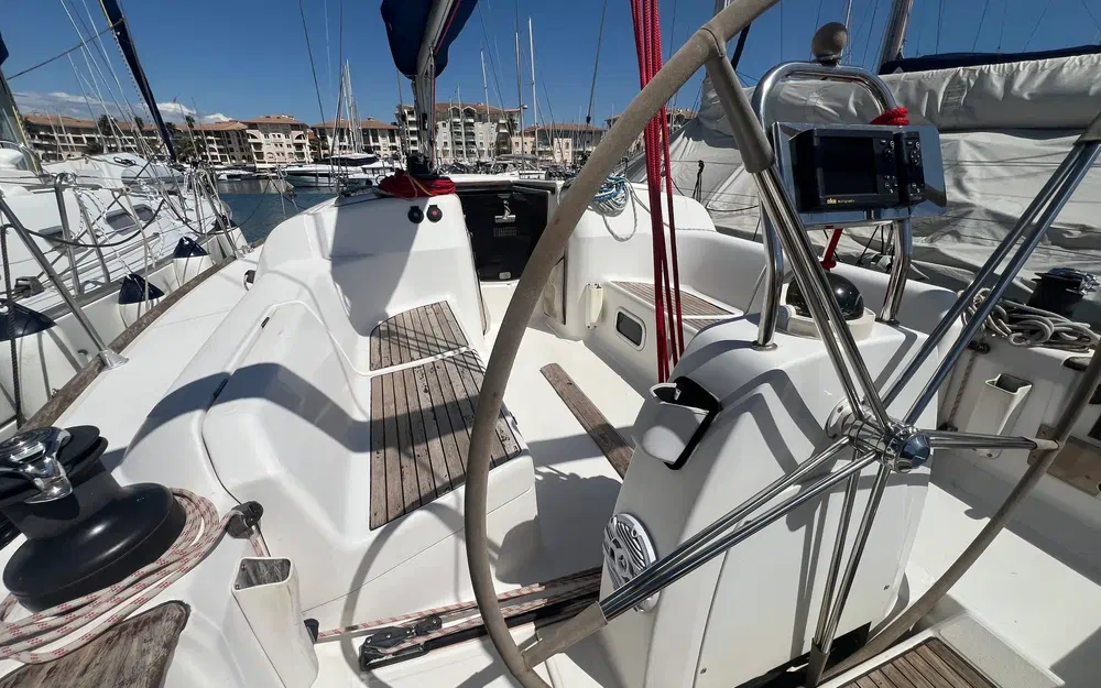 slider 8 Dufour 40 E Performance