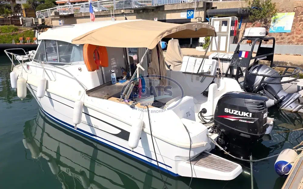 slider 1 Beneteau Antares 750 HB