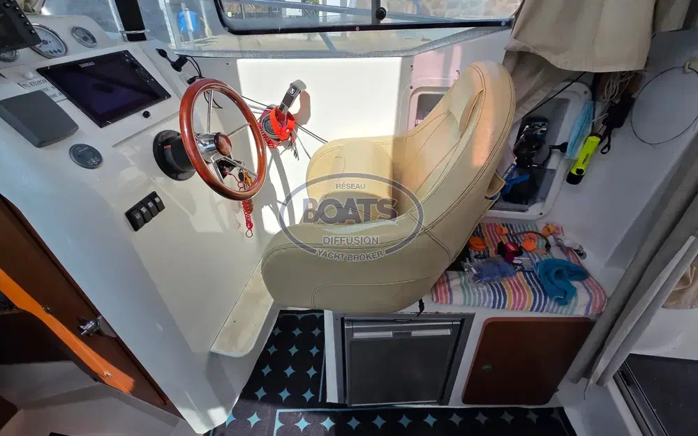 slider 6 Beneteau Antares 750